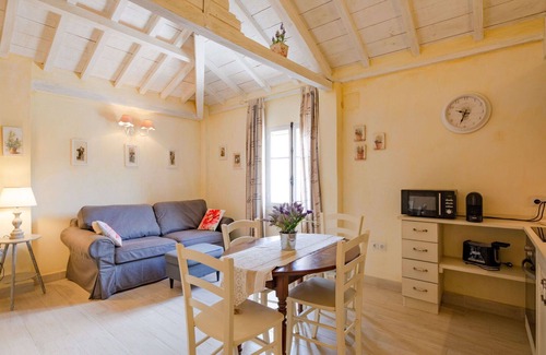 Saint-Jean Apartment | Cosy apartment for 4 guests with WIFI, A/C, TV, terrace and parking