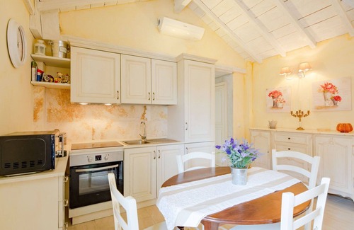 Saint-Jean Apartment | Cosy apartment for 4 guests with WIFI, A/C, TV, terrace and parking