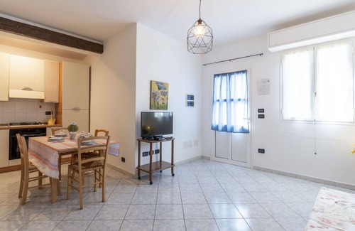 Gazzelli Apartment | Cosy apartment for 12 people with WIFI, pool, balcony, pets allowed, panoramic view and parking