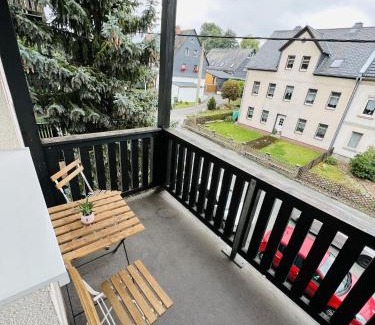 Glauchau Apartment | Cosy Apartment I 5Beds I Near VW