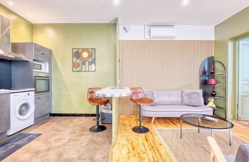 Eymet Apartment | Cosy apartment in Eymet – Air-conditioned, for 2 people, steps away from restaurants and the village