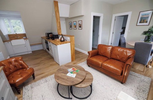 Dunfermline Apartment | Cosy Apartment in the Heritage Quarter - Sleeps 2