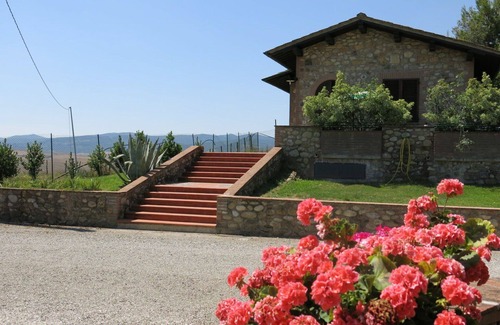 Terricciola House | Cosy apartment in villa for 4 guests with WIFI, pool, terrace, pets allowed and parking