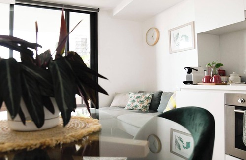 Fitzroy Apartment | Cosy Apartment in Trendy Collingwood