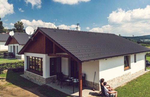 Lipno nad Vltavou House | Cosy apartment in villa for 5 guests with WIFI, TV, terrace and pets allowed