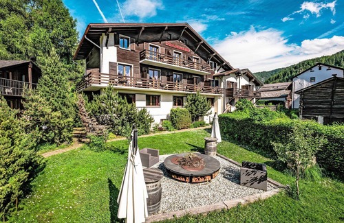 Vercorin House | Cosy apartment in villa for 15 people with hot tub, WIFI, terrace and parking