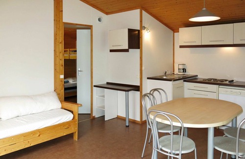 Beynat House | Cosy apartment in villa for 4 guests with pool, WIFI, TV, terrace, pets allowed and parking