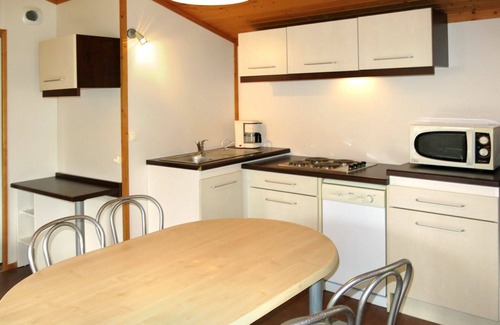 Beynat House | Cosy apartment in villa for 4 guests with pool, WIFI, TV, terrace, pets allowed and parking