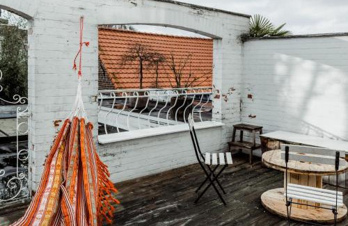 Sint-Amandsberg Apartment | Cosy Apartment with Big Quiet & Sunny terras