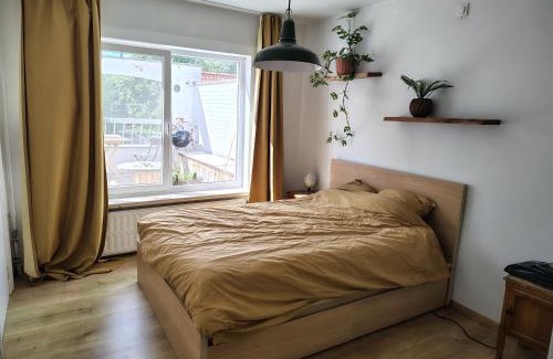 Sint-Amandsberg Apartment | Cosy Apartment with Big Quiet & Sunny terras