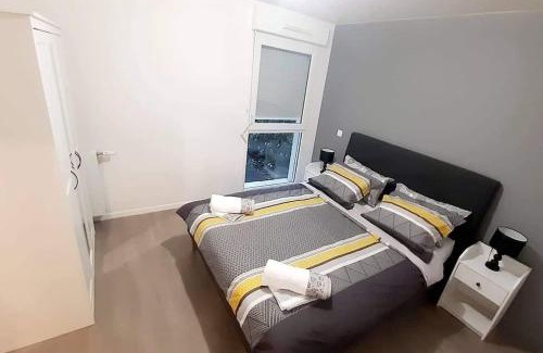 Bezons Apartment | Cosy apartment with garden and parking near Paris