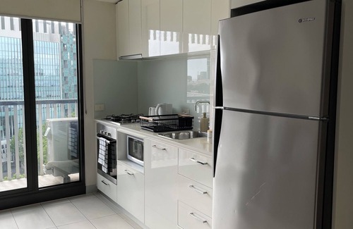 North Melbourne Apartment | Cosy Apt. in Melbourne CBD with a Great City View