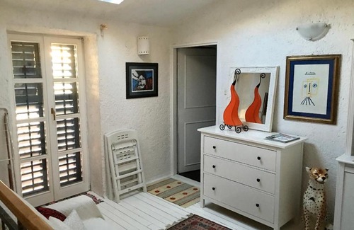 Vrsar House | Cosy artistic stone house