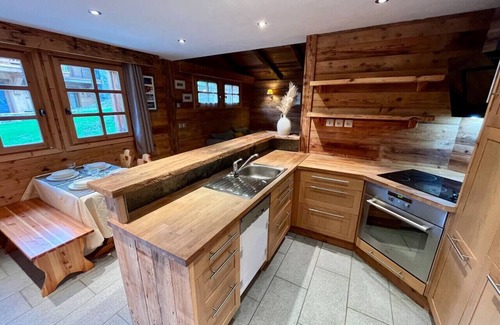 Le Raffort Apartment | Cosy base to ski the 3 Valleys