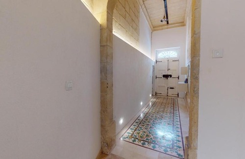 St. Julian's House | Cosy bedroom in a shared Maltese townhouse