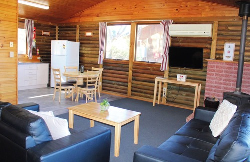 Wartook Cabin | Cosy cabin in the Grampians with mountain views