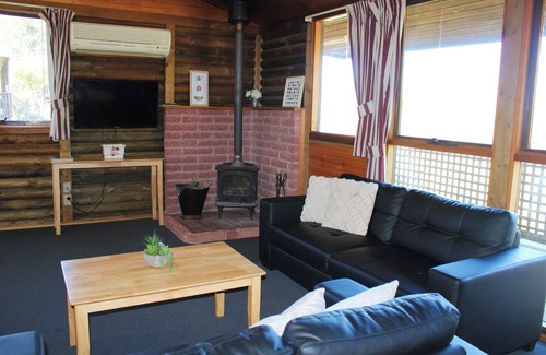 Wartook Cabin | Cosy cabin in the Grampians with mountain views