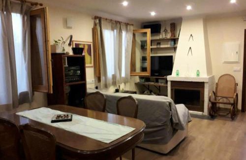 Avinyonet del Penedes Ski Chalet | Cosy Chalet in L'Arboçar with Private Pool, 65 sqm