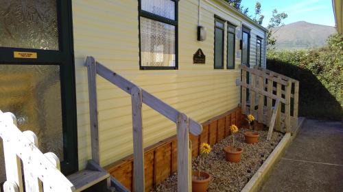 Dingle Apartment | Cosy Chalet Mobile Home , Peace & Quiet