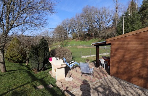 Arpajon-sur-Cere Cottage | Cosy Chalet: Tranquility, Nature & Adventure near Aurillac