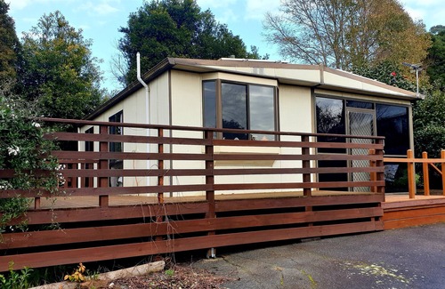 Beauty Point Cottage | Cosy, comfortable retro cottage