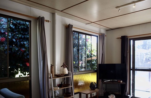 Beauty Point Cottage | Cosy, comfortable retro cottage