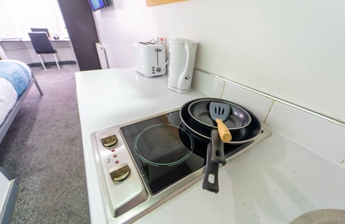 Selly Oak Apartment | Cosy Compact Ground Floor Studio near City!