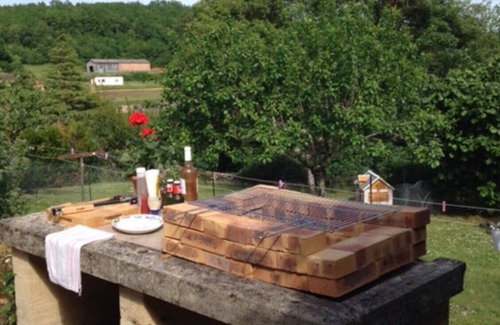 Montcabrier Cottage | Cosy cottage in small charming 13c walled village.