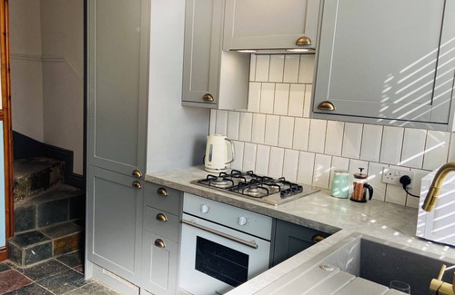 Darfield Cottage | Cosy Cottage in South Yorkshire Village. n