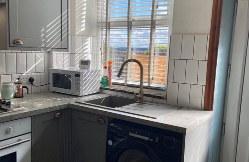 Darfield Cottage | Cosy Cottage in South Yorkshire Village. n