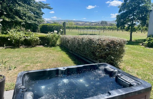 Waipara House | Cosy Cottage in the Vines