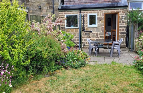 Crich Cottage | cosy cottage perfect for walks and relaxing, dog friendly