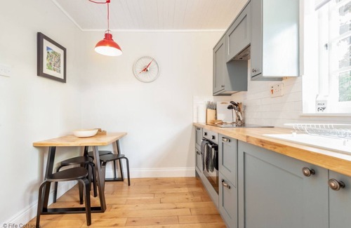 Kingsbarns Cottage | Cosy cottage that sleeps 4 guests in 2 bedrooms