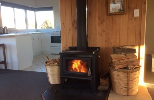 National Park Village House | Cosy cottage with fantastic views of Ruapehu