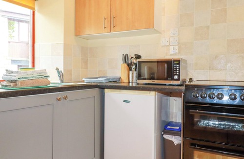 Dobwalls Cottage | COSY COTTAGE, with a garden in Dobwalls