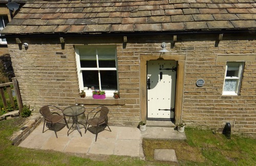 Delph Cottage | Cosy cottage with a touch of luxury
