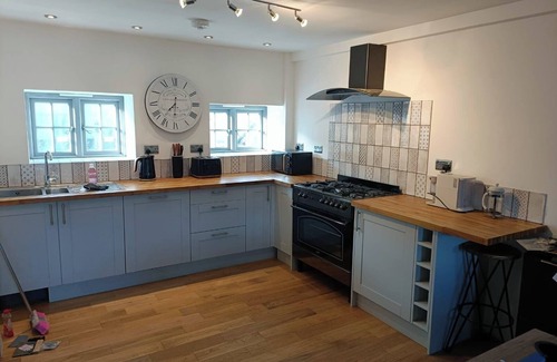 Honiton Cottage | Cosy cottage with private hot tub in east devon