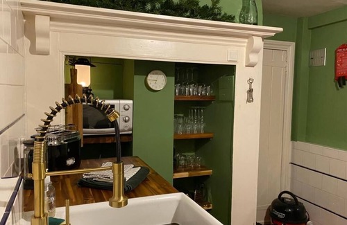 Erin Cottage | Cosy country getaway. Great for walking and relaxing. Pet-friendly.
