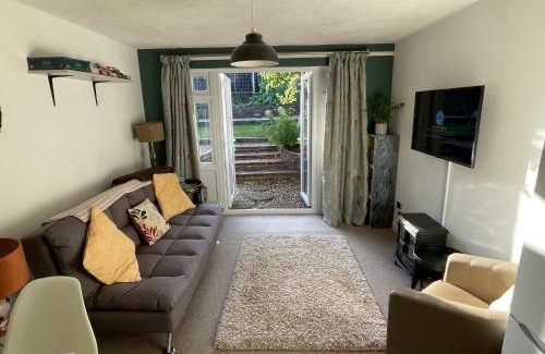 Sidmouth Apartment | Cosy, Cute Annnex