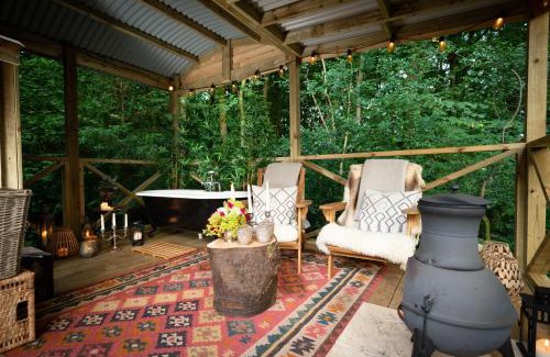 Clachan of Campsie House | Cosy Cute Cabin with Large Veranda & Outdoor Bath
