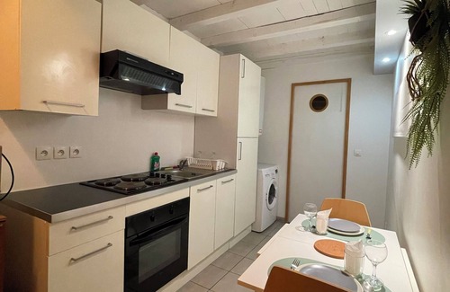 Cret de Roc Apartment | Cosy duplex Hôtel de Ville | Wifi | Netflix