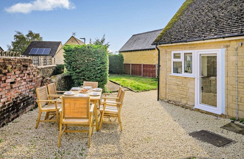 Stow-on-the-Wold Cottage | Cosy, excellently located, dog friendly - Ways End