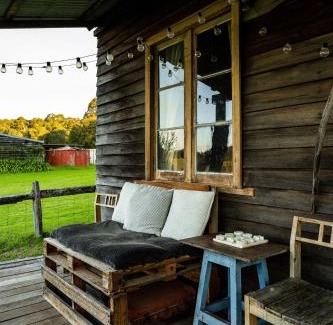 Channybearup House | Cosy Farmstay: Green Cabin at Whispering Woods