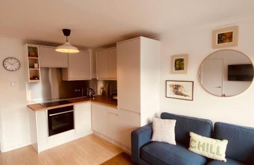 Chiswick Riverside Apartment | Cosy flat in Chiswick