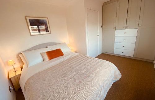 Chiswick Riverside Apartment | Cosy flat in Chiswick