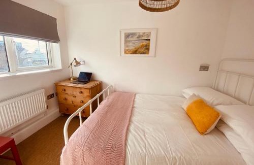 Chiswick Riverside Apartment | Cosy flat in Chiswick