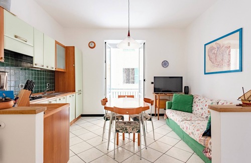 Chiavari Apartment | Cosy flat with parking in Chiavari