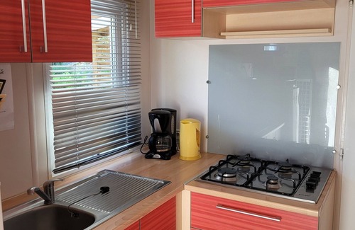Ivry-la-Bataille House | Cosy Getaway in Ivry-la-Bataille – Warm Bungalow for 6 Guestss"
