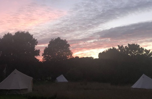 Hereford Cabin | Cosy glamping 4m bell tent in rural Herefordshire