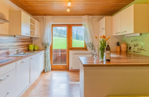 Reith im Alpbachtal Apartment | Cosy group accommodation by the ski slope